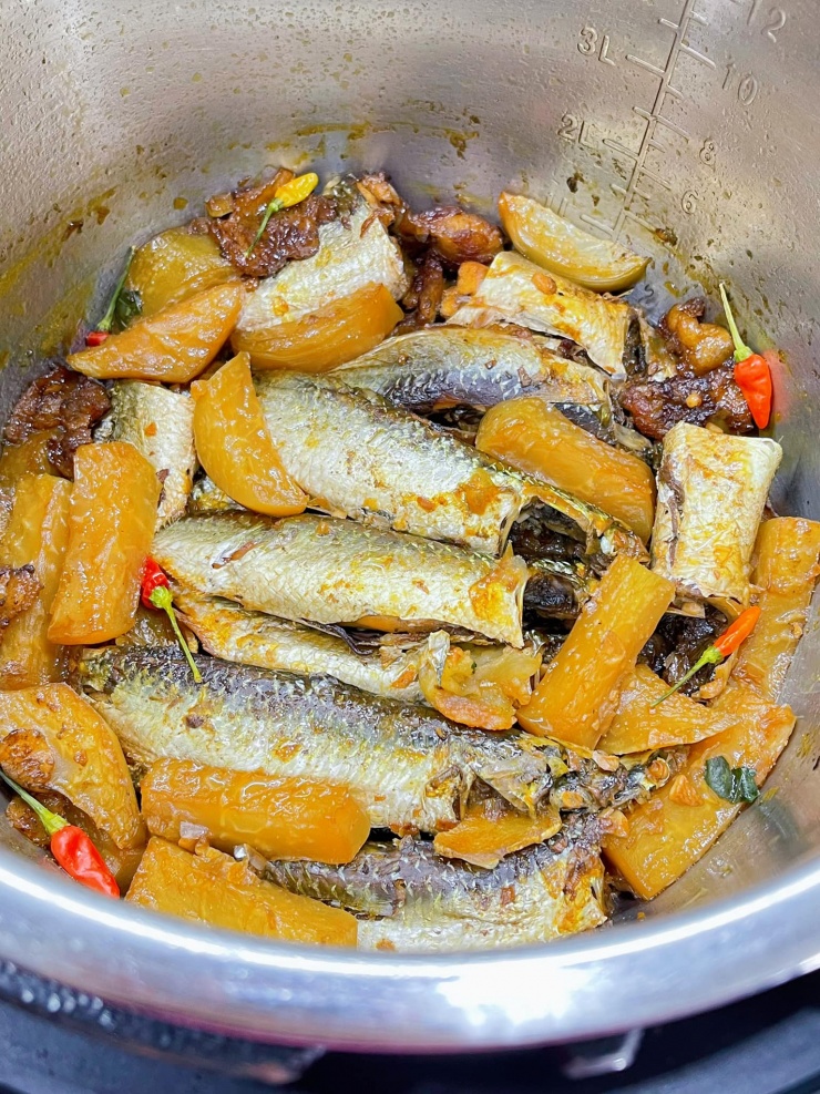 Loại cá giàu protein, ít chất béo, đem kho cá với loại củ dân dã thành món ngon mới lạ, ngon ngọt - 6