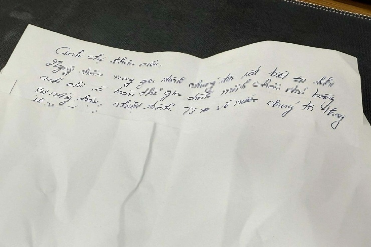 Gia đình tôi bất ngờ về chiếc phong bì dày cộm của gia đình bạn trai Việt kiều. Ảnh minh họa