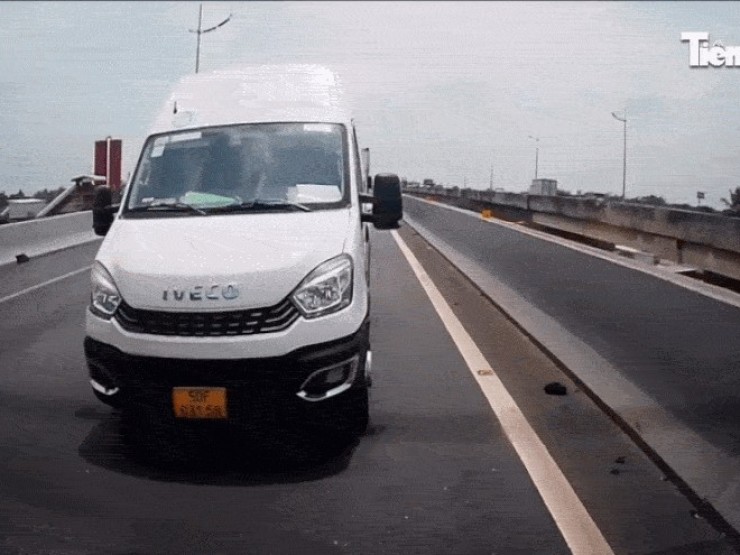 Liên tiếp tai nạn, cao tốc TPHCM – Trung Lương ùn tắc nghiêm trọng