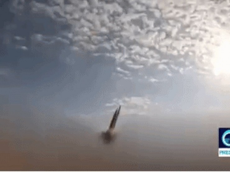 Loạt cơ sở công nghiệp Mỹ trở thành mục tiêu trong đợt tấn công thứ 90 của Iran