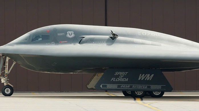 Oanh tạc cơ tàng hình B-2 Spirit tại căn cứ không quân Whiteman - Mỹ vào tháng 4-2009. Ảnh: AP.