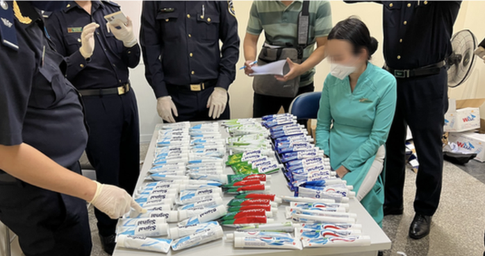 Lực lượng chức năng phát hiện vụ tiếp viên xách ma tuý về Việt Nam