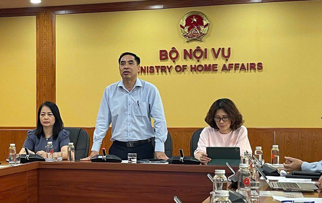 Bộ Nội vụ: Không có chủ trương hoán đổi nghỉ 9 ngày dịp lễ 30/4 – 1/5 - 1