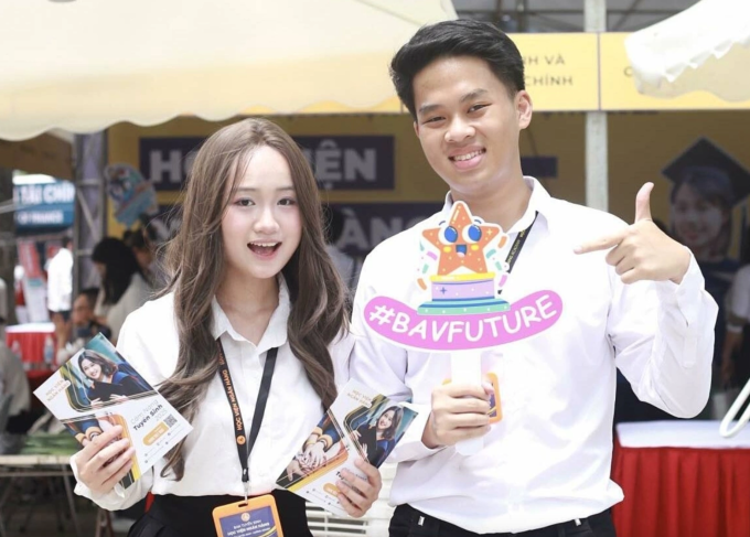 Đại diện Học viện Ngân hàng trong ngày hội tư vấn lựa chọn nguyện vọng năm 2025. Ảnh: Học viện Ngân hàng