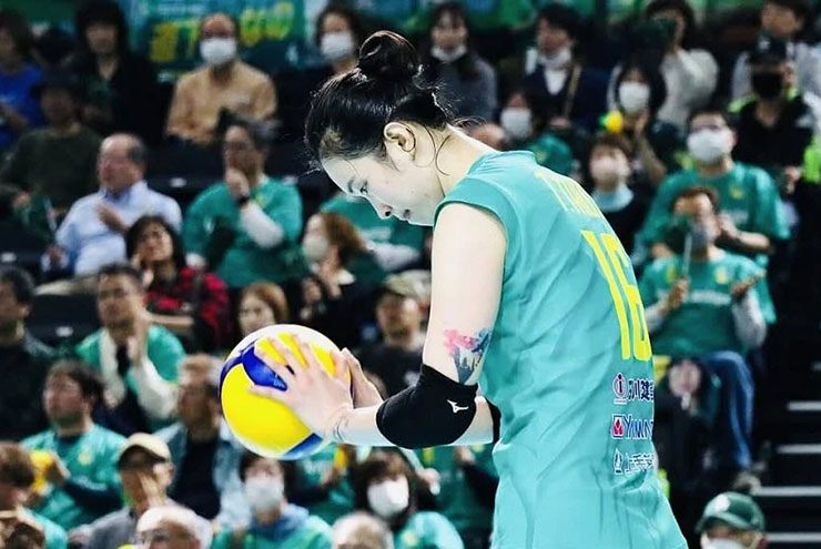 Trần Thị Thanh Thúy trong màu áo Gunma Green Wings