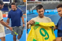 Choáng: "Người ngoài hành tinh" Ronaldo chấn thương vì đỡ cú đánh của Alcaraz