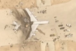 Ảnh vệ tinh mới xác nhận máy bay E-3 Sentry của Mỹ ở Saudi Arabia bị phá hủy