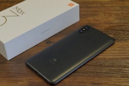 Rò rỉ "phablet" Redmi với màn 7 inch và pin 10.000 mAh