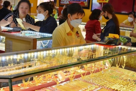 Sáng 3-4, giá vàng nhẫn trơn tại Bảo Tín Minh Châu, Bảo Tín Mạnh Hải thấp hơn vàng miếng SJC