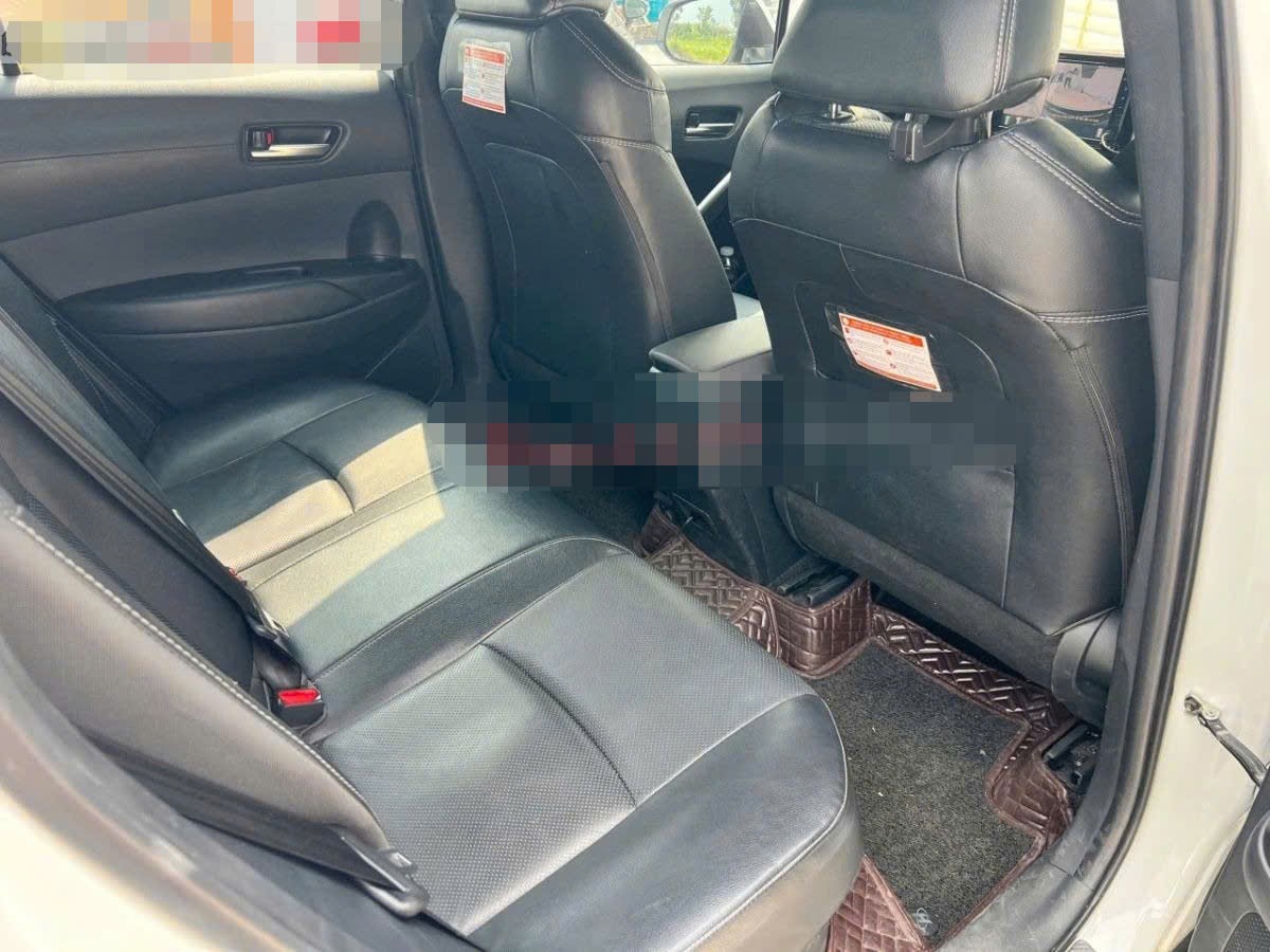 Ảnh thực tế một chiếc&nbsp;Toyota Corolla Cross hybrid đời 2022 đang được rao bán.