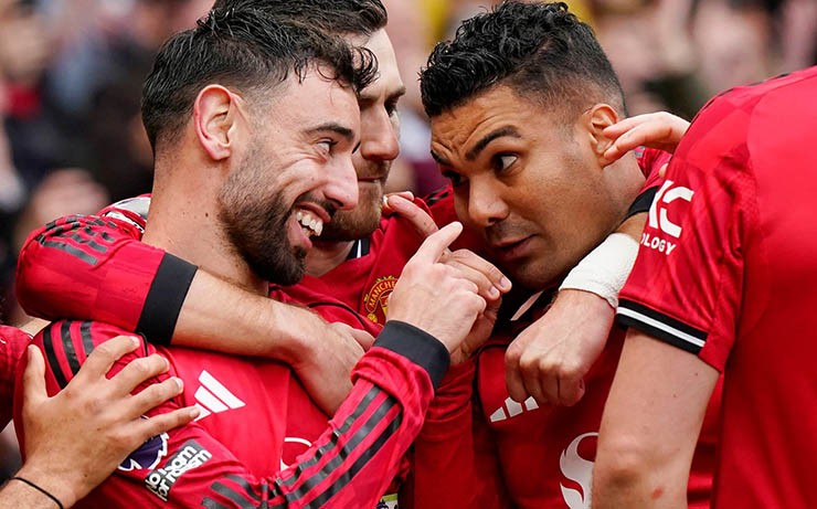 Fernandes và Casemiro thi đấu ăn ý