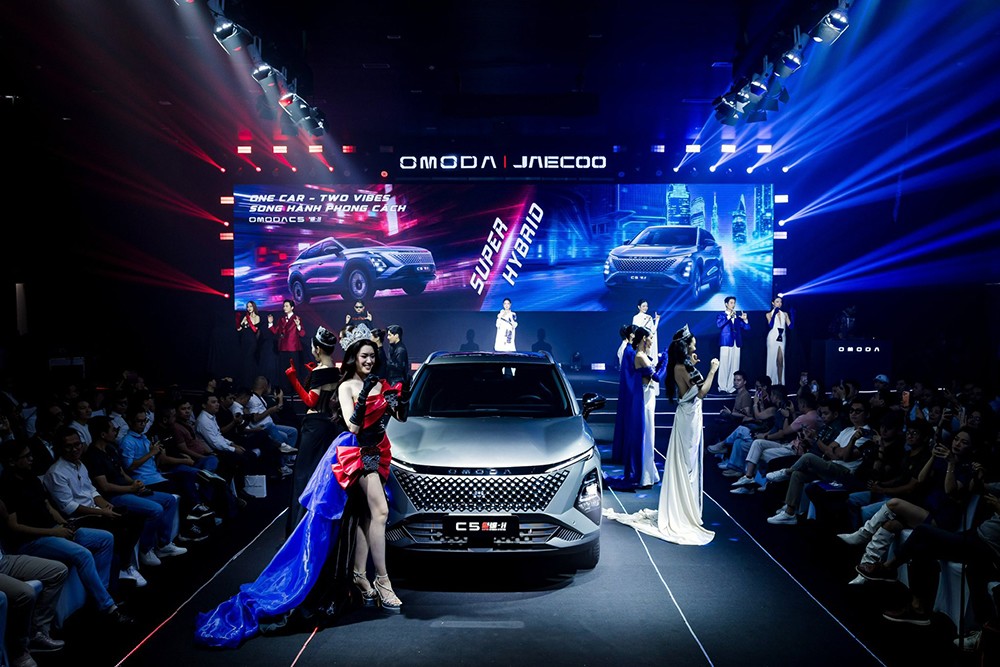 Tận hưởng bữa tiệc thời trang trong không gian lễ ra mắt Omoda C5 SHS-H