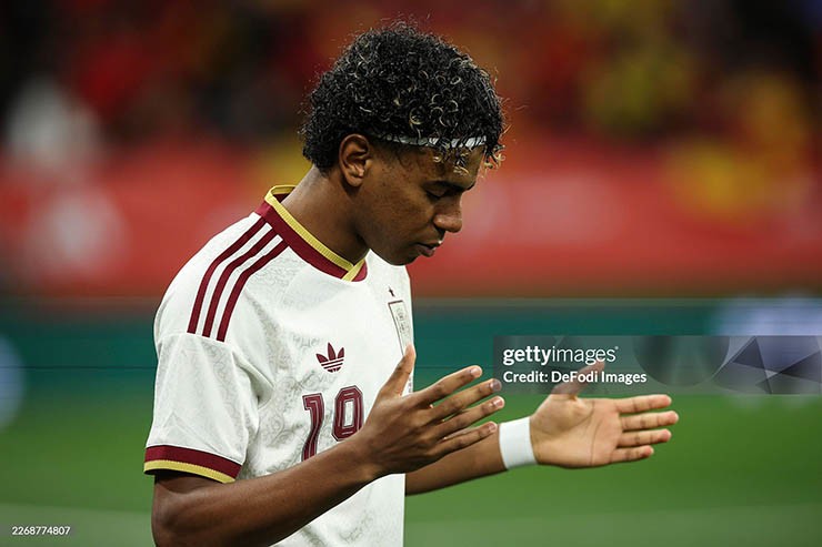 Yamal khẳng định mình là người Hồi giáo