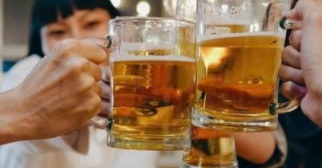 Muốn uống rượu ít say, đừng bỏ qua bữa ăn “quyết định” này