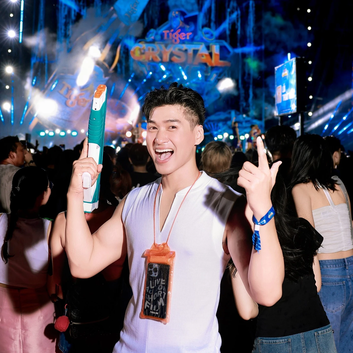 Dàn trai đẹp cao gần 1,9 m đang khuấy đảo rạp Việt - 48