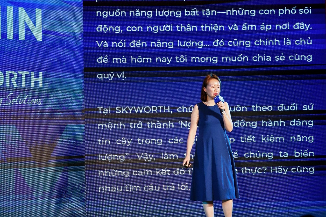 Bà&nbsp;Ada Xiao,&nbsp;Giám đốc Đại sứ thương hiệu SKYWORTH PV khu vực châu Á – Thái Bình Dương, chia sẻ về định hướng phát triển của công ty
