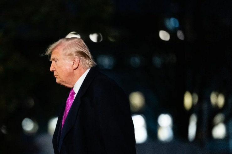 Ông Trump nói về vụ máy bay Mỹ bị Iran bắn hạ, cần thời gian để mở cửa Hormuz - 1