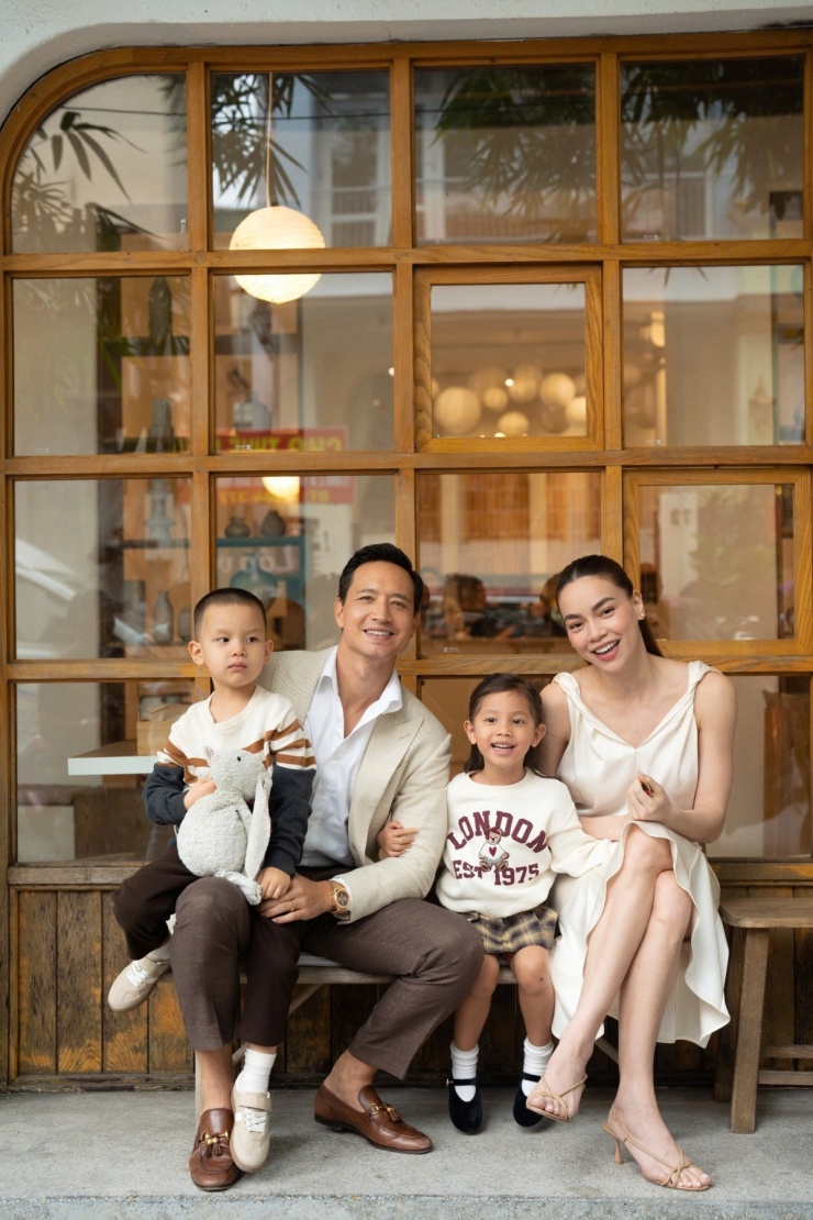 Gu mặc đồng điệu của gia đình Hồ Ngọc Hà - 6