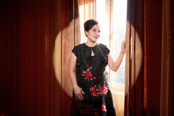 Video tổng hợp hình ảnh Minh Kiên bên mẹ từ bé thơ đến khôn lớn.