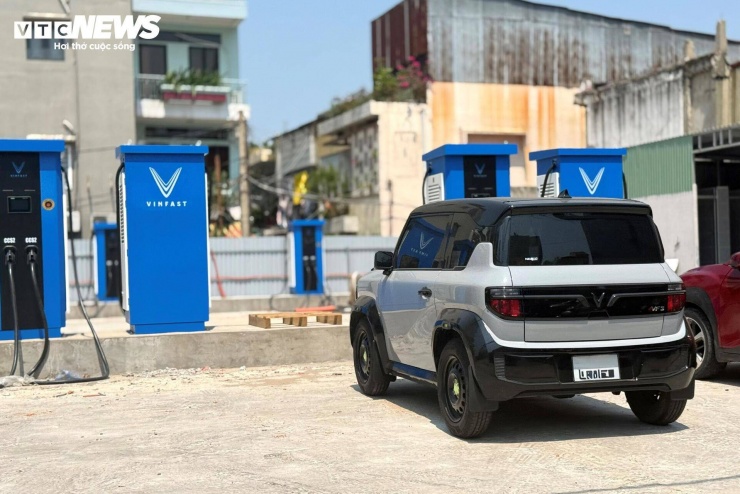 Chuyển đổi xe xăng qua xe điện không chỉ giúp giảm chi phí nhiên liệu, mà còn giúp Việt Nam tiến nhanh hơn tới mục tiêu Net Zero.