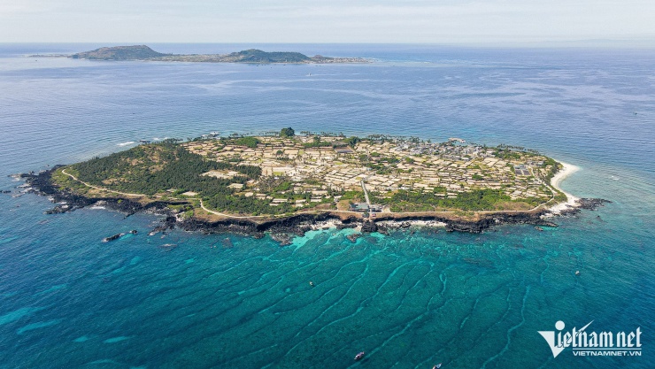 Đảo Bé Lý Sơn được du khách ví như "thiên đường" du lịch giữa biển khơi. Ảnh: Linh Trang