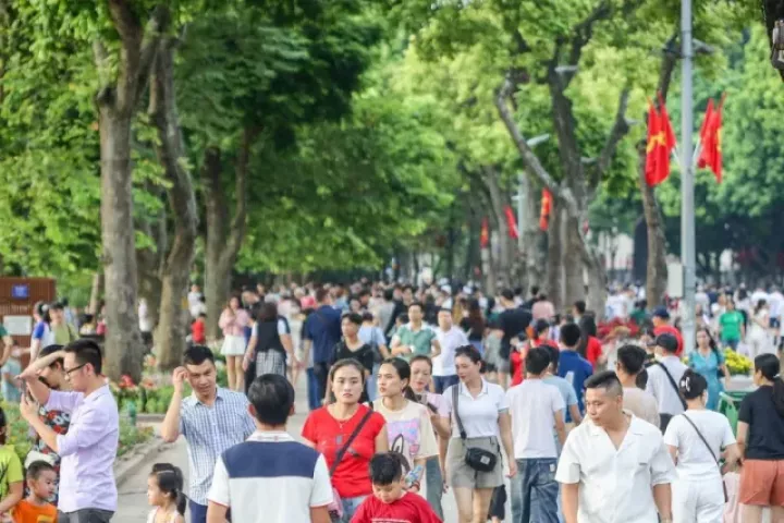 Nghỉ Lễ Giỗ tổ Hùng Vương và 30/4 - 1/5: Có nên hoán đổi làm việc để nghỉ liên tiếp 9 ngày?