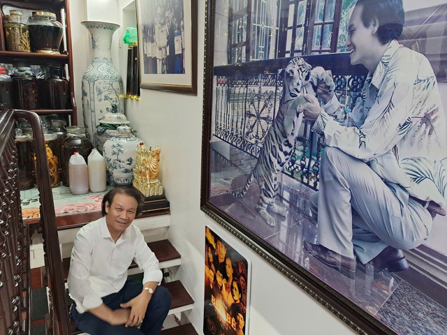 NSND Nguyễn Hải chia sẻ góc nhỏ trong ngôi nhà ở phố Kim Ngưu với những bức ảnh vai diễn ấn tượng. Ảnh: Ngọc Mai