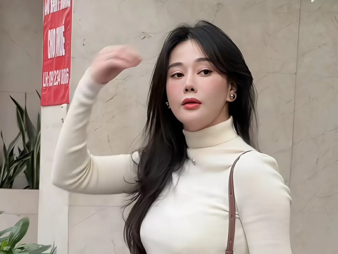 Phương Oanh trong đoạn video đang được viral trên Facebook.