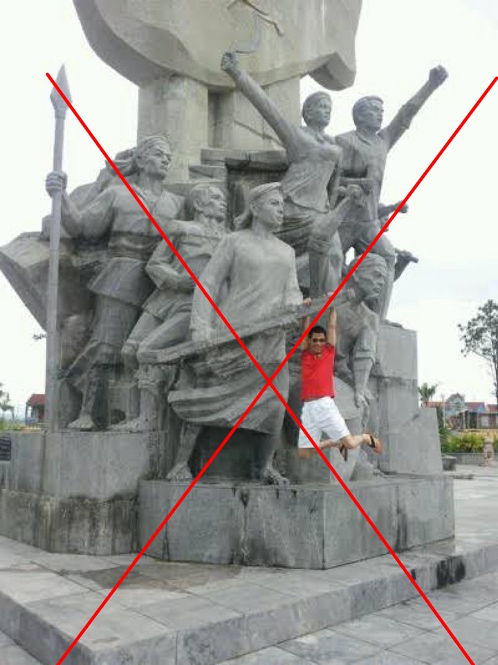 Hiệp Gà gây bức xúc khi đăng tải hình ảnh tạo dáng phản cảm tại một tượng đài lịch sử ở Hà Tĩnh.