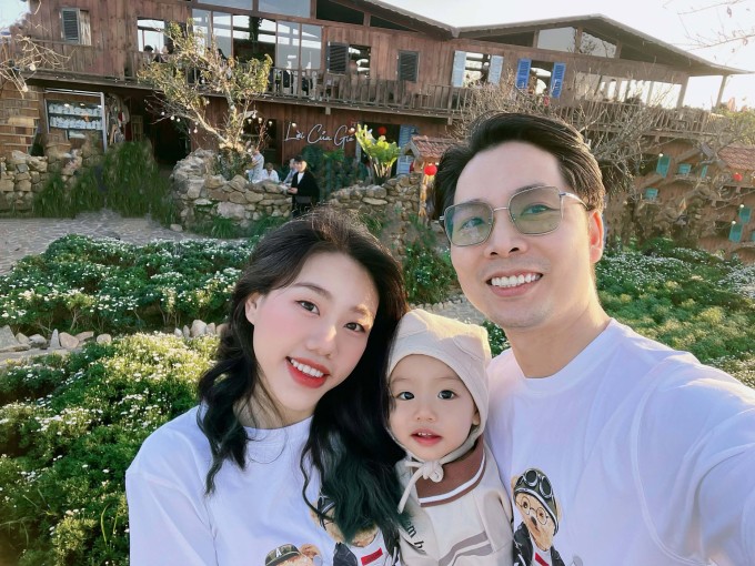 Yến kết hôn năm 2021, hiện có em bé 3 tuổi. Ảnh: NVCC