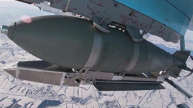 Thiết bị gây nhiễu mới của Ukraine biến bom lượn tối tân Nga thành vô dụng - 1