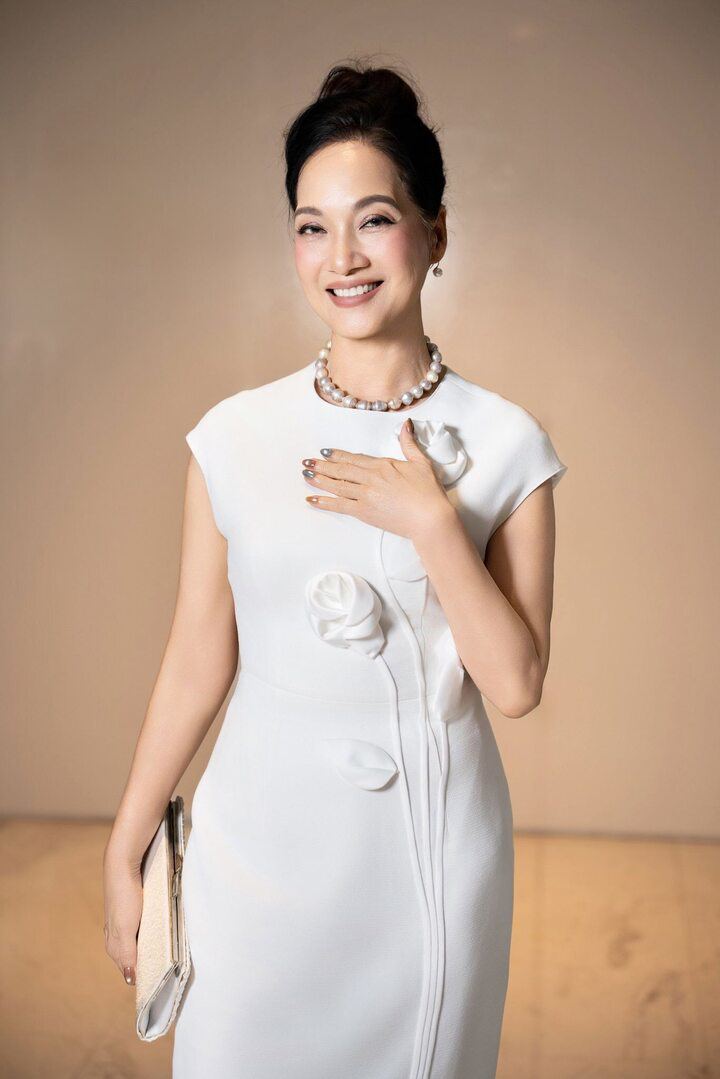 NSND đóng phim dẫn đầu phòng vé: Là mỹ nhân màn ảnh, U70 vẫn trẻ đẹp khó tin - 7