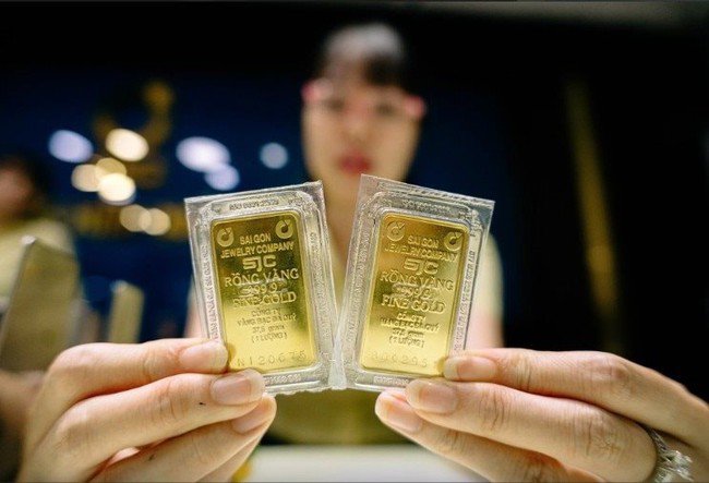 Giá vàng hôm nay, ngày 4/4, giữ ổn định giá vàng miếng và giá vàng nhẫn.