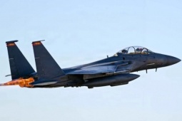 Mỹ xác nhận chiến đấu cơ đầu tiên rơi tại Iran, một phi công được giải cứu