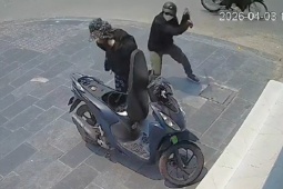 Truy tìm kẻ bịt mặt dùng hung khí tấn công phụ nữ ở Nghệ An