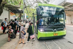 Bác thông tin 'miễn phí xe buýt' ở Hà Nội