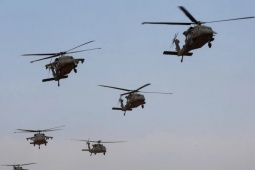 Video cảnh sát Iran nổ súng vào trực thăng nghi của Mỹ