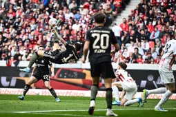 Video bóng đá Freiburg - Bayern Munich: Thoát hiểm nhờ Neuer (Bundesliga)
