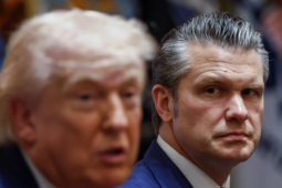 Lầu Năm góc choáng váng vì các đòn đáp trả, nhưng ông Trump tuyên bố tôn trọng sự kiên cường của Iran