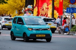 Lên 4 bánh vẫn nhẹ gánh, tài xế mạnh dạn xuống tiền với Minio Green