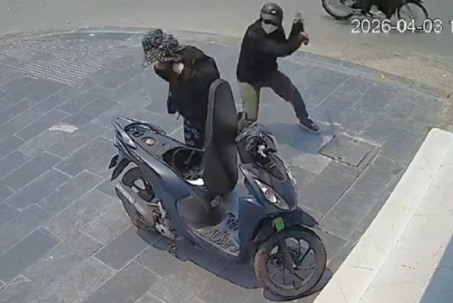 Truy tìm kẻ bịt mặt dùng hung khí tấn công phụ nữ ở Nghệ An