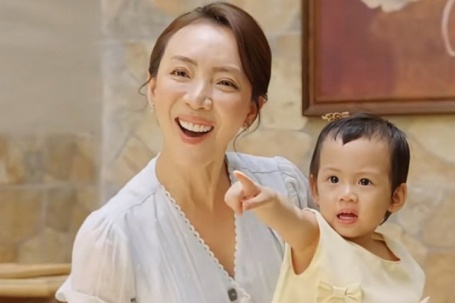 Ảnh sao 4/4: Thu Trang lần đầu đưa cặp song sinh đi làm