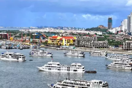 Vịnh Hạ Long - Lan Hạ lần đầu tiên thông tuyến du lịch