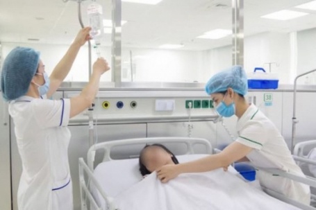 Liên tục thức khuya, tắm muộn, nam thanh niên đột quỵ trong đêm