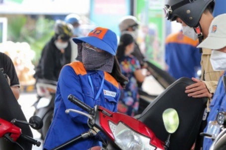 Giá xăng dầu hôm nay: Thấp hơn nhiều nước láng giềng