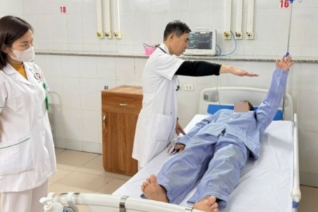 Bước 1 chân vào 'cửa tử' vẫn nghĩ chỉ trúng gió, 3 dấu hiệu sớm báo đột quỵ