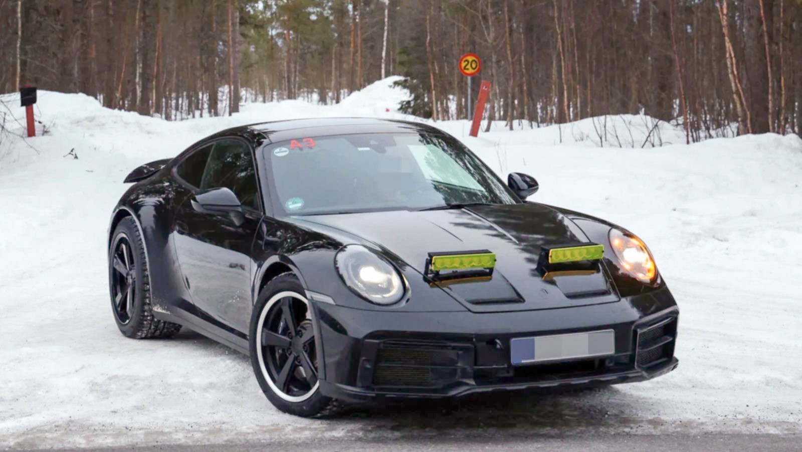 Porsche 911 Dakar bản nâng cấp facelift (992.2) đang được thử nghiệm.