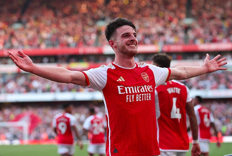 Arsenal vẫn xếp số 1 Ngoại hạng Anh dù không có tình huống cố định