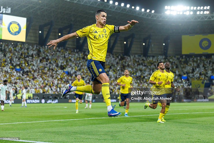 Ronaldo tỏa sáng ngày trở lại