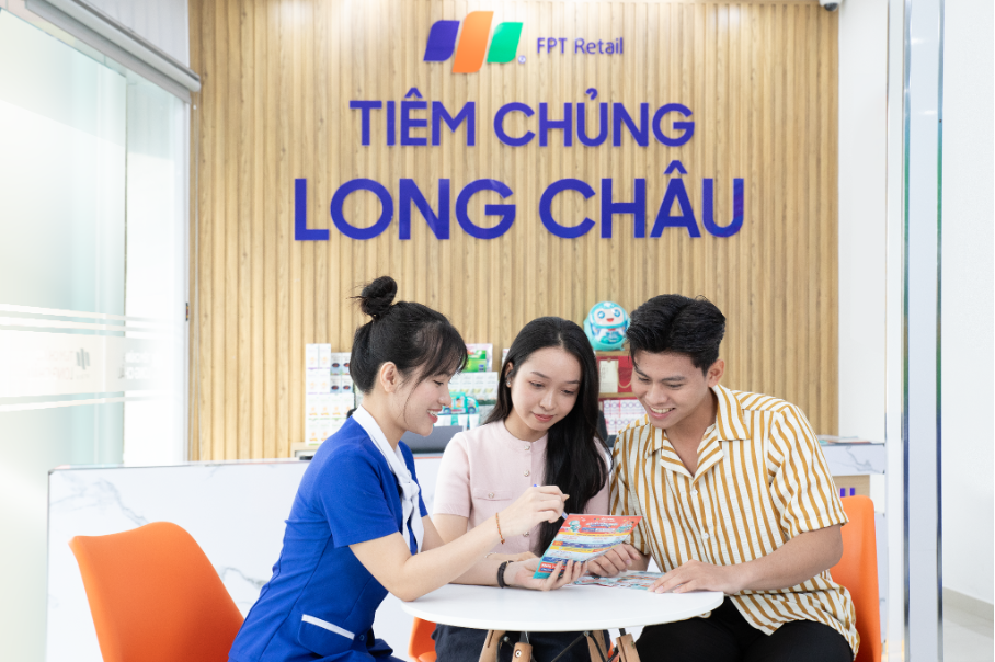 Giải pháp mới từ Long Châu cho phép gia đình tích lũy điểm thưởng từ các nhu cầu chăm sóc sức khỏe hằng ngày.